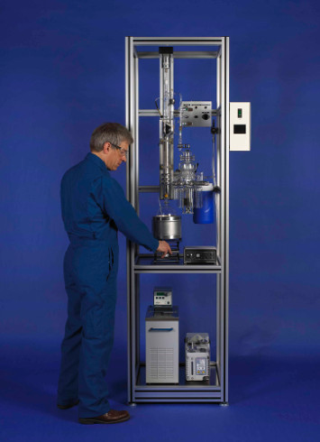 36-100迷你原油蒸餾系統是種專門處理一公升以下油品的獨特小型蒸餾系統。高效率轉帶能精準分餾出小至50毫升原油/石油